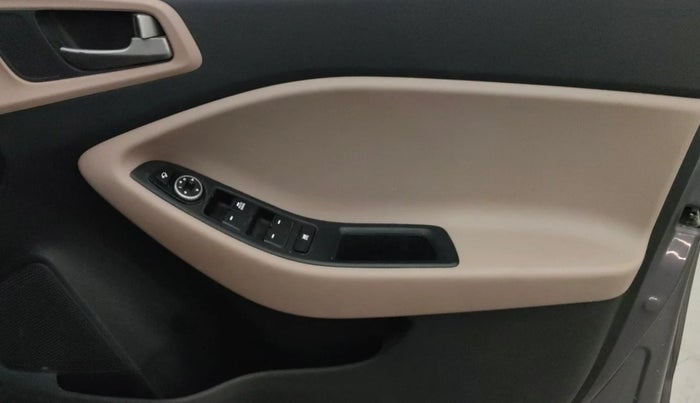 2016 Hyundai Elite i20 SPORTZ 1.2, Petrol, Manual, 44,861 km, Driver Side Door Panels Control