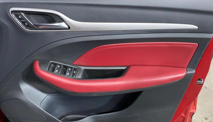 2022 MG ASTOR SAVVY 1.3 TURBO AT S RED, Petrol, Automatic, 17,466 km, Driver Side Door Panels Control