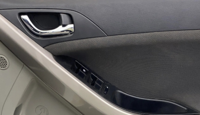2019 Tata NEXON XZA PLUS PETROL DUAL TONE, Petrol, Automatic, 1,08,618 km, Driver Side Door Panels Control