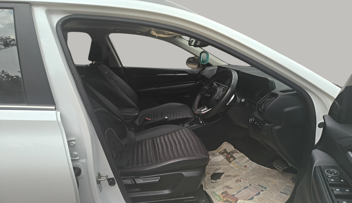 2022 KIA SONET GTX PLUS 1.5 AT, Diesel, Automatic, 46,589 km, Right Side Front Door Cabin