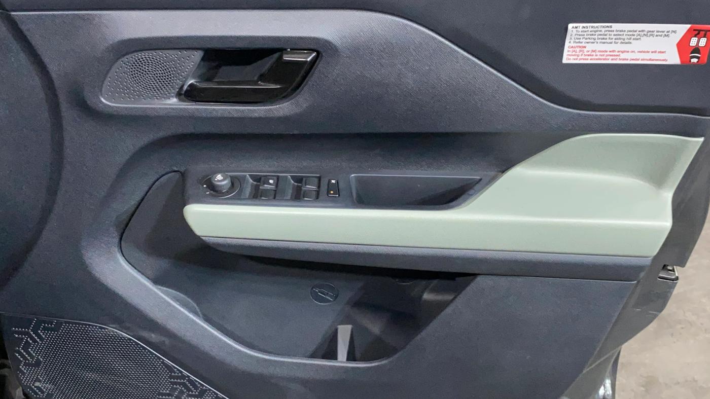 2025 Tata PUNCH Adventure Plus AMT, Petrol, Automatic, 4,428 km, Driver Side Door Panels Control