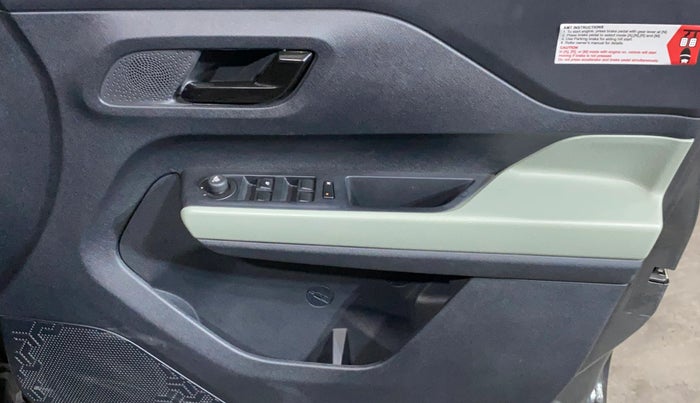 2025 Tata PUNCH Adventure Plus AMT, Petrol, Automatic, 4,428 km, Driver Side Door Panels Control