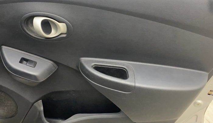 2018 Datsun Go T, Petrol, Manual, 1,20,402 km, Driver Side Door Panels Control