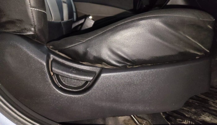 2016 Hyundai Grand i10 SPORTZ 1.2 KAPPA VTVT, Petrol, Manual, 87,439 km, Driver Side Adjustment Panel