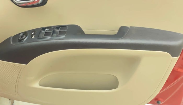 2012 Hyundai i10 SPORTZ 1.2, Petrol, Manual, 63,518 km, Driver Side Door Panels Control