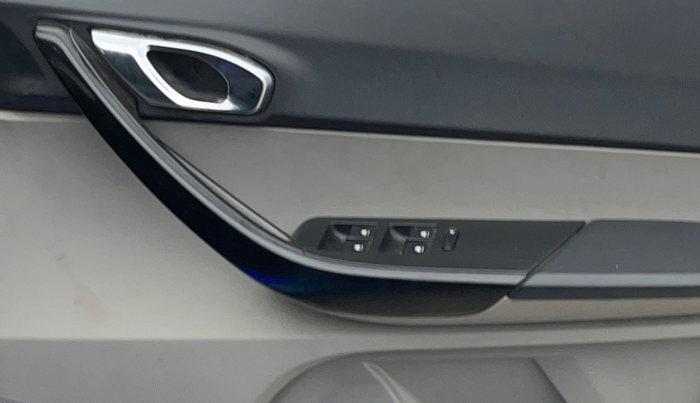 2019 Tata Tiago XZ PLUS PETROL, Petrol, Manual, 72,129 km, Driver Side Door Panels Control
