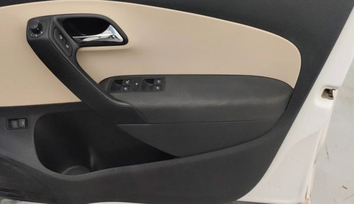 2017 Skoda Rapid AMBITION 1.6 MPI MT, Petrol, Manual, 42,422 km, Driver Side Door Panels Control