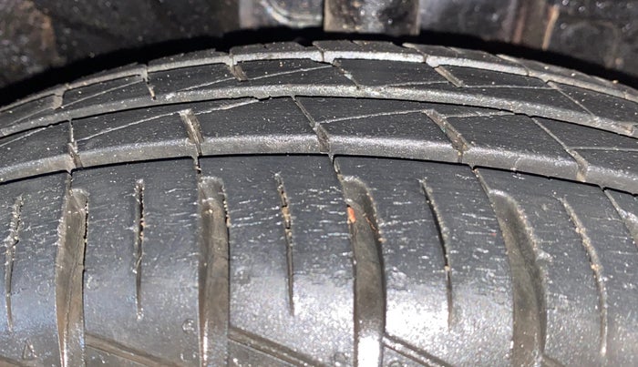 2022 Renault Kwid CLIMBER MT 1.0, Petrol, Manual, 16,332 km, Right Front Tyre Tread