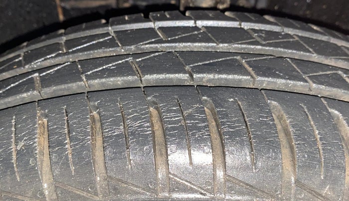 2022 Renault Kwid CLIMBER MT 1.0, Petrol, Manual, 16,332 km, Left Front Tyre Tread