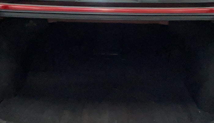 2017 Hyundai New Elantra 2.0 SX MT PETROL, Petrol, Manual, 95,809 km, Boot Inside