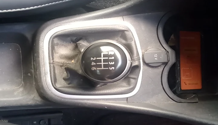 2020 Volkswagen Polo HIGHLINE PLUS 1.0L TSI, Petrol, Manual, 61,014 km, Gear Lever