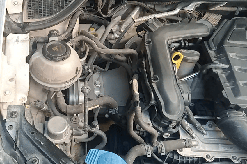 2020 Volkswagen Polo HIGHLINE PLUS 1.0L TSI, Petrol, Manual, 61,678 km, Engine View - Right