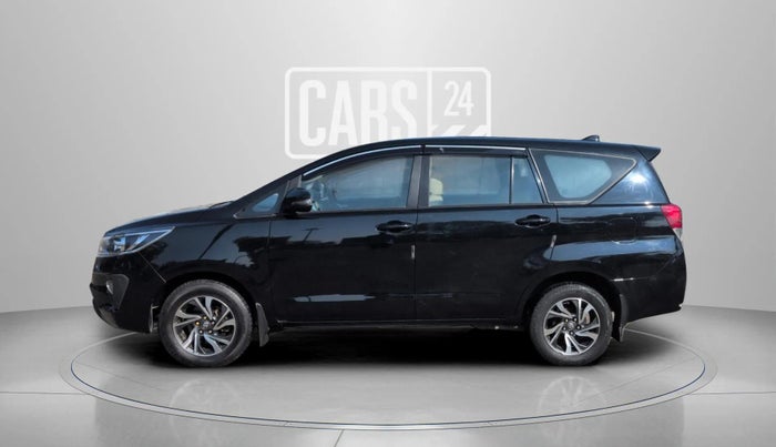 2022 Toyota Innova Crysta 2.4 G 8 STR, Diesel, Manual, 68,122 km, Left Side