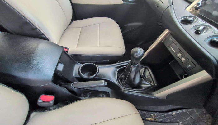 2022 Toyota Innova Crysta 2.4 G 8 STR, Diesel, Manual, 68,122 km, Gear Lever