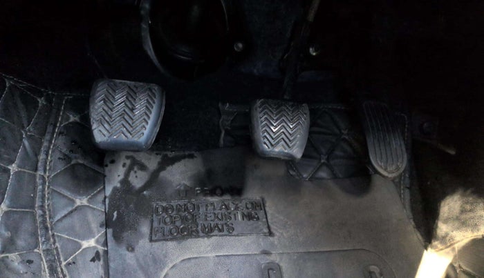 2022 Toyota Innova Crysta 2.4 G 8 STR, Diesel, Manual, 68,122 km, Pedals