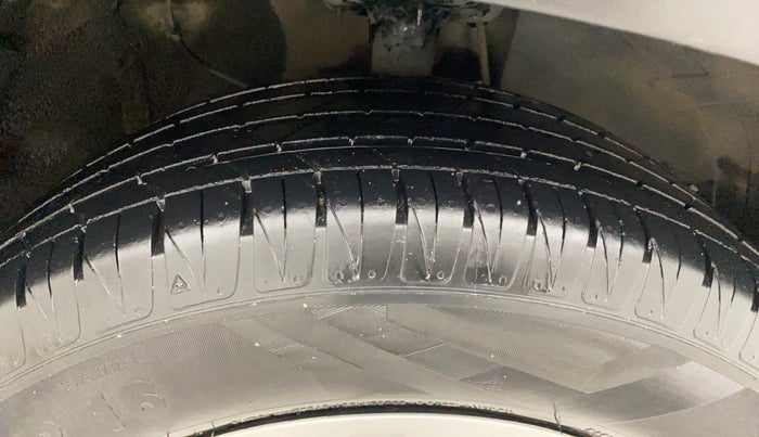 2023 KIA SONET HTK PLUS 1.0 TURBO PETROL IMT, Petrol, Manual, 28,457 km, Right Front Tyre Tread