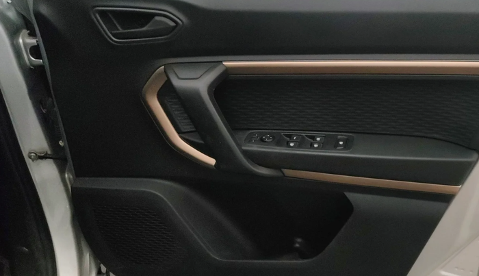 2023 Renault Kiger RXT MT, Petrol, Manual, 8,498 km, Driver Side Door Panels Control