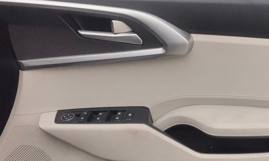 2023 KIA CARENS  PRESTIGE 1.5 TURBO PETROL IMT 7 STR , Petrol, Manual, 46,142 km, Driver Side Door Panels Control