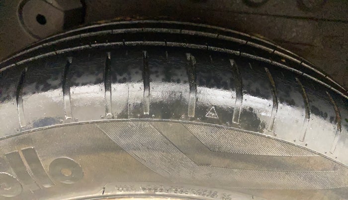 2015 Renault Lodgy 85 PS RXZ, Diesel, Manual, 1,37,572 km, Right Rear Tyre Tread