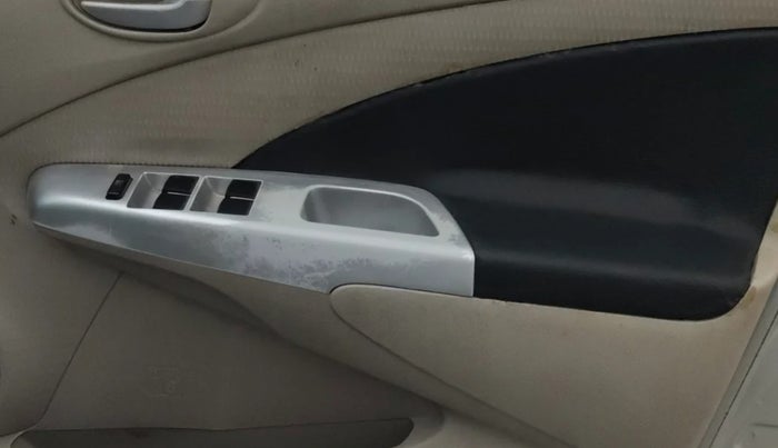 2014 Toyota Etios G, Petrol, Manual, 1,15,924 km, Driver Side Door Panels Control