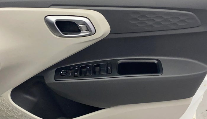 2020 Hyundai AURA SX 1.2 (O), Petrol, Manual, 26,825 km, Driver Side Door Panels Control