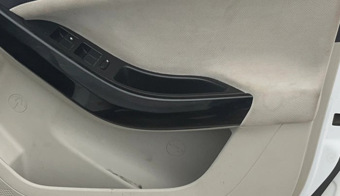 2021 Tata NEXON XZA PLUS (O) PETROL, Petrol, Automatic, 61,447 km, Driver Side Door Panels Control