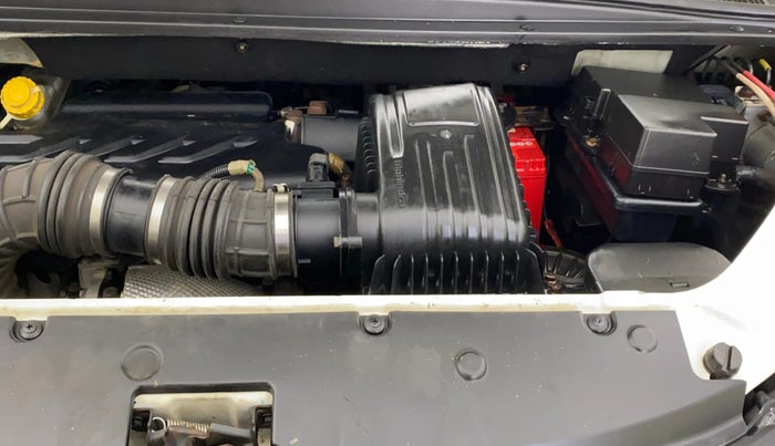 2018 Mahindra MARAZZO M6 8 STR, Diesel, Manual, 1,44,295 km, Engine View - Left