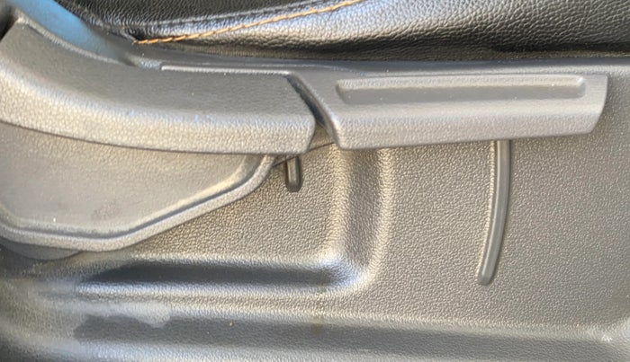 2022 Hyundai AURA SX 1.2, Petrol, Manual, 45,032 km, Driver Side Adjustment Panel