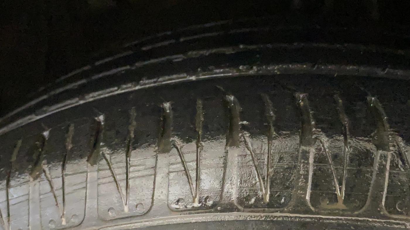 2022 KIA SONET HTK PLUS 1.2, CNG, Manual, 40,451 km, Right Front Tyre Tread