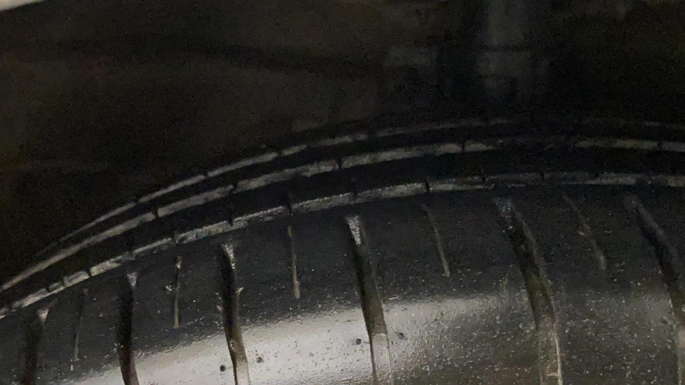 2018 Maruti Ciaz ZETA 1.4  AT PETROL, Petrol, Automatic, 72,833 km, Right Front Tyre Tread