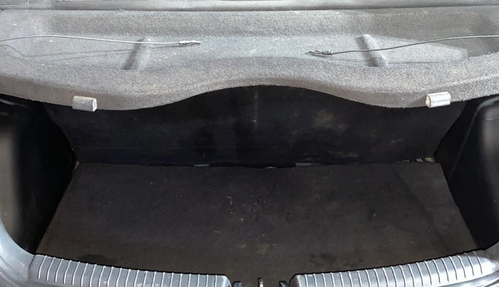 2017 Hyundai Grand i10 SPORTZ (O) AT 1.2 KAPPA VTVT, Petrol, Automatic, 77,839 km, Boot Inside