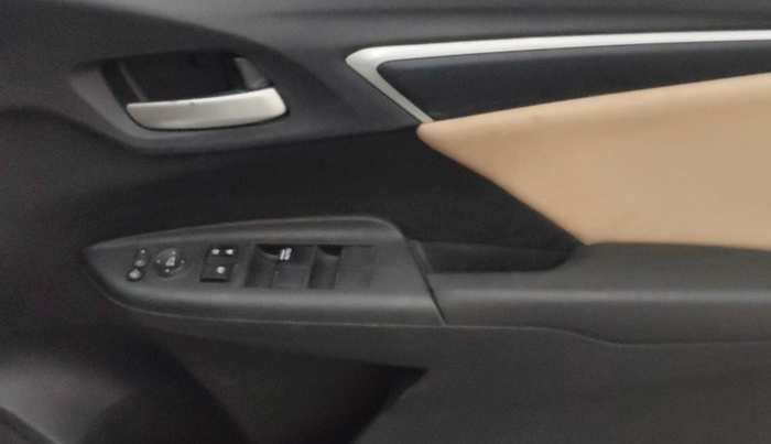 2019 Honda Jazz 1.2L I-VTEC VX CVT, Petrol, Automatic, 1,06,077 km, Driver Side Door Panels Control