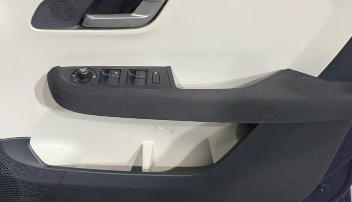 2024 Tata ALTROZ XZA Lux, Petrol, Automatic, 12,097 km, Driver Side Door Panels Control