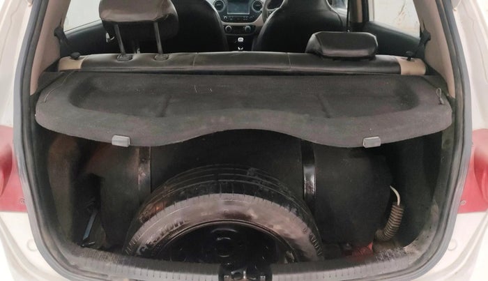 2019 Hyundai Grand i10 ASTA 1.2 KAPPA VTVT, CNG, Manual, 68,723 km, Boot Inside