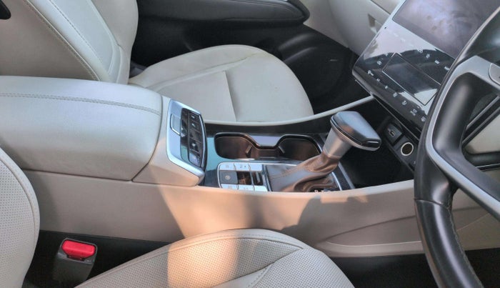 2023 Hyundai Tucson SIGNATURE 2.0 AT DIESEL, Diesel, Automatic, 65,583 km, Gear Lever