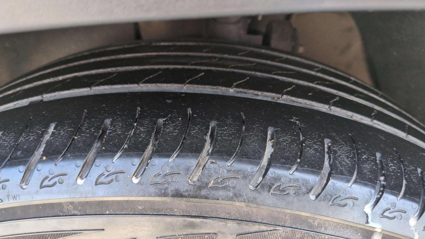 2023 Hyundai Tucson SIGNATURE 2.0 AT DIESEL, Diesel, Automatic, 65,583 km, Right Front Tyre Tread