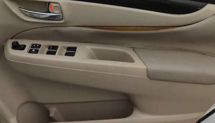 2016 Maruti Ciaz ZDI+ SHVS, Diesel, Manual, 53,124 km, Driver Side Door Panels Control