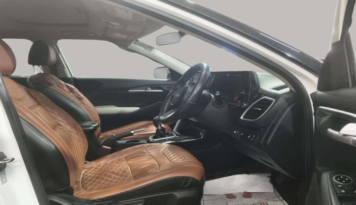 2022 KIA SELTOS HTK PLUS 1.5 DIESEL IMT, Diesel, Manual, 72,277 km, Right Side Front Door Cabin