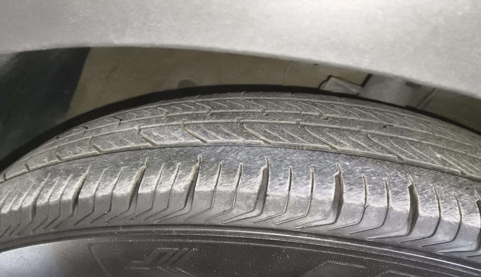 2022 KIA SELTOS HTK PLUS 1.5 DIESEL IMT, Diesel, Manual, 72,277 km, Right Front Tyre Tread