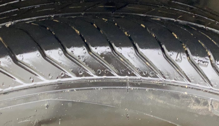 2018 Ford Ecosport TITANIUM + 1.5L DIESEL, Diesel, Manual, 90,566 km, Left Front Tyre Tread