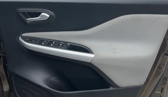 2022 Nissan MAGNITE XV TURBO, Petrol, Manual, 14,095 km, Driver Side Door Panels Control