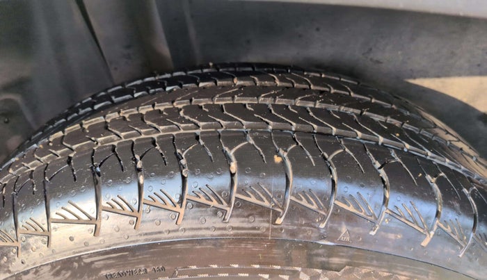 2022 Maruti Grand Vitara ALPHA SMART HYBRID AT, Petrol, Automatic, 31,545 km, Right Rear Tyre Tread