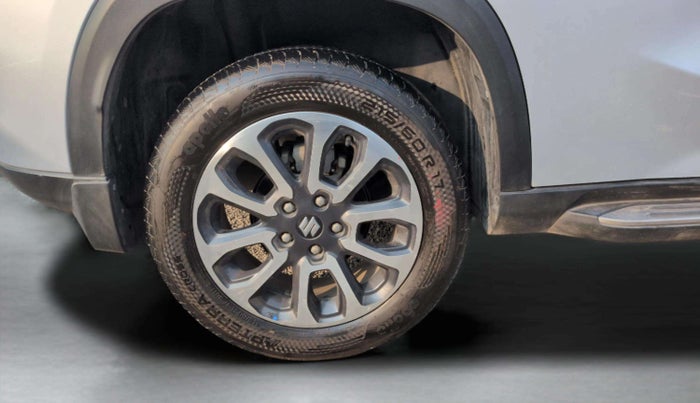 2022 Maruti Grand Vitara ALPHA SMART HYBRID AT, Petrol, Automatic, 31,545 km, Right Rear Wheel