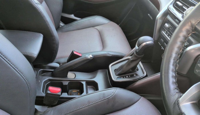 2022 Maruti Grand Vitara ALPHA SMART HYBRID AT, Petrol, Automatic, 31,545 km, Gear Lever