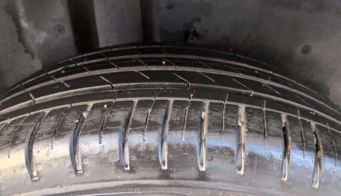 2021 MG HECTOR SHARP 1.5 DCT PETROL, Petrol, Automatic, 17,568 km, Left Rear Tyre Tread