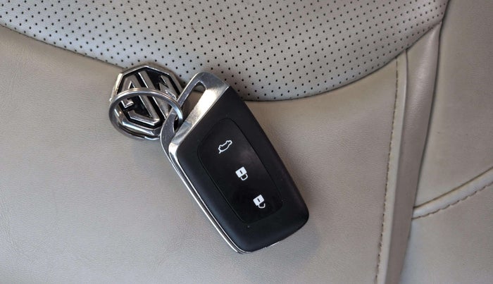 2021 MG HECTOR SHARP 1.5 DCT PETROL, Petrol, Automatic, 17,568 km, Key Close Up