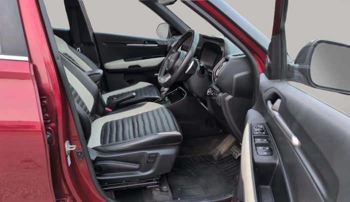 2024 KIA SONET GTX Plus 1.0 Turbo Petrol DCT Dual Tone, Petrol, Automatic, 10,933 km, Right Side Front Door Cabin