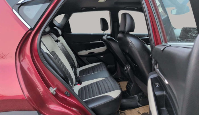 2024 KIA SONET GTX Plus 1.0 Turbo Petrol DCT Dual Tone, Petrol, Automatic, 10,933 km, Right Side Rear Door Cabin