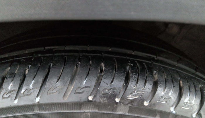 2024 KIA SONET GTX Plus 1.0 Turbo Petrol DCT Dual Tone, Petrol, Automatic, 10,933 km, Left Rear Tyre Tread