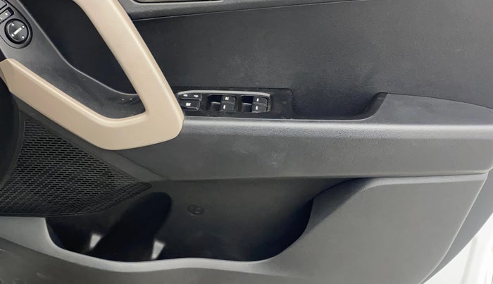 2016 Hyundai Creta  SX 1.6 Petrol , Petrol, Manual, 31,439 km, Driver Side Door Panels Control